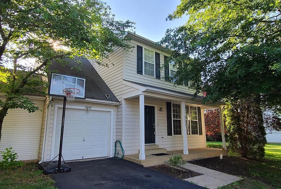 1st image of 22573 Maison Carree Sq
