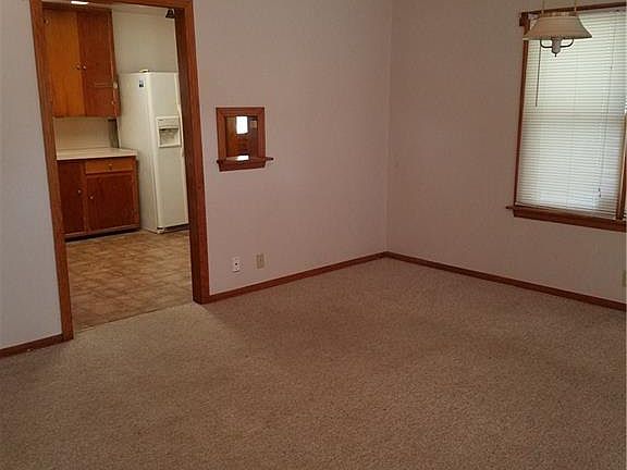 4th image of 235 N Broadway St