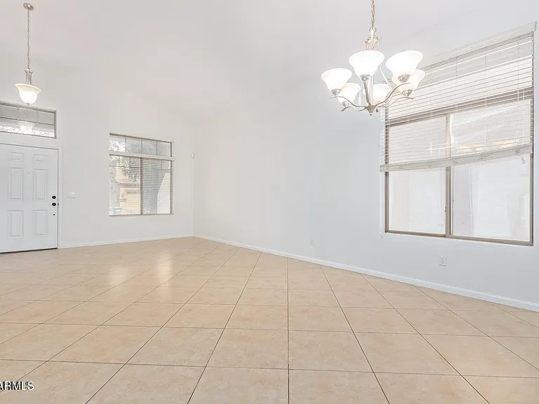 4542 N 111th Dr — Photo 3