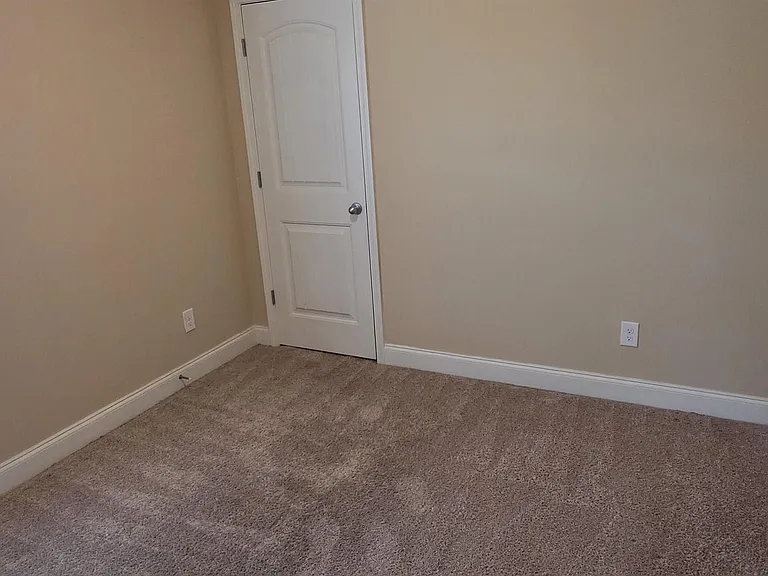 241 Crisfield Cir — Photo 7