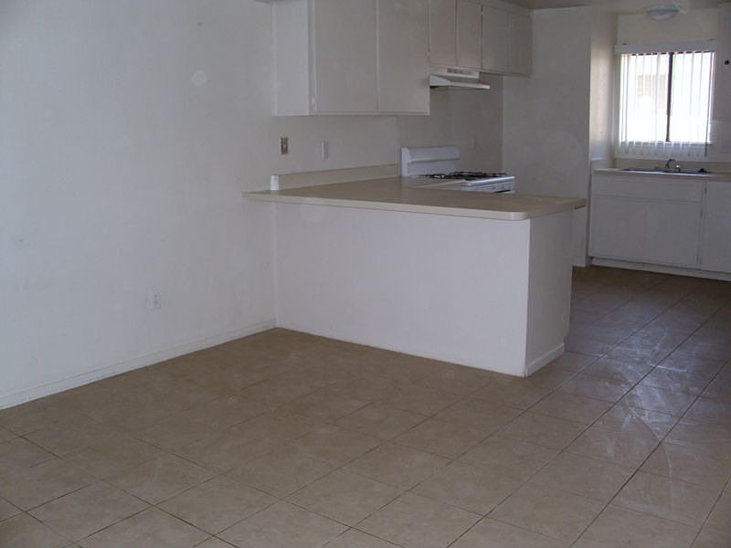 Living area leading intot the kitchen