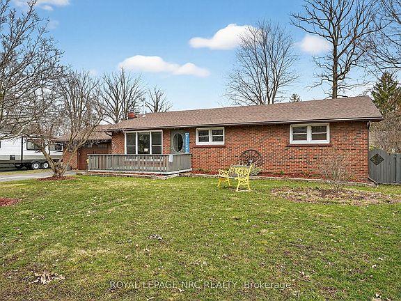 3rd image of 700 Lakeside Rd