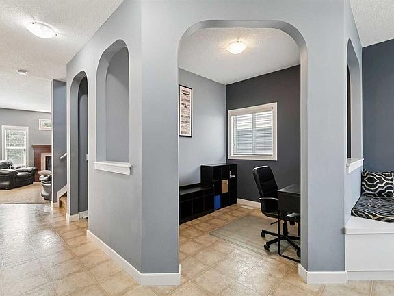 4th image of 105 E Bridlerange Pl SW