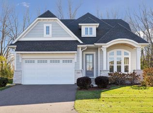 1086 Mehegan Ln, Saint Paul, MN 55127