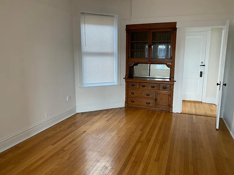 1318 N Kedzie Ave #3R — Photo 2