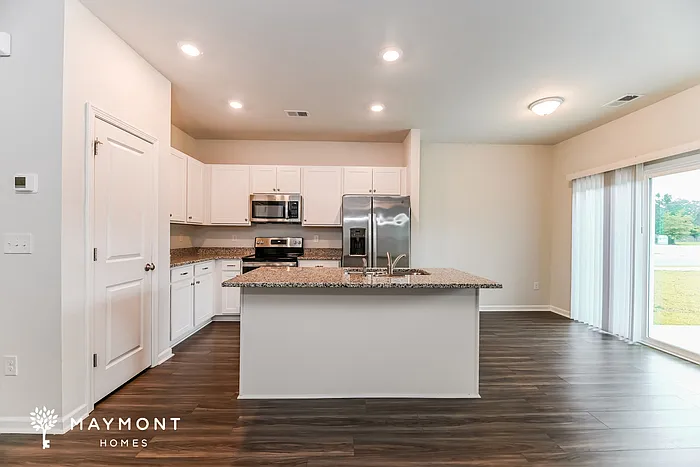 376 Augustine Dr — Photo 7