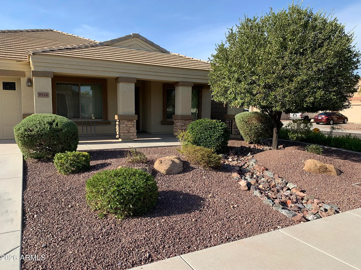4 bed, 2.0 bath, 2261 sqft, $2,850 — Photo 3