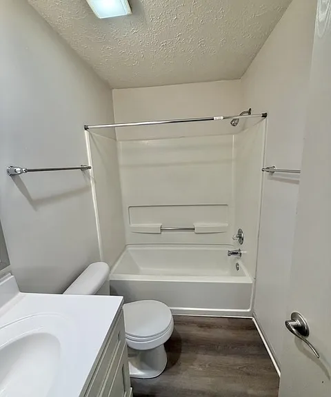 Royal Oaks Apartments — Photo 55