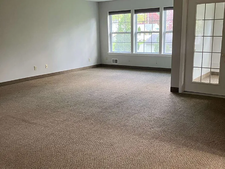 1027 Whitney Rd E #1 — Photo 7