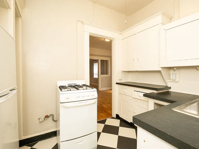 1022-1036 NE Hancock St — Photo 3