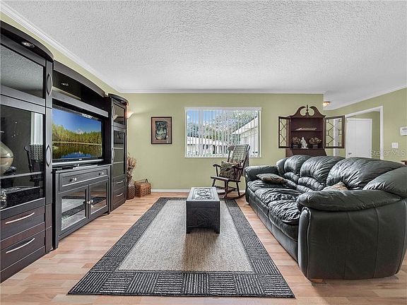 5th image of 3337 Calcutta Ave