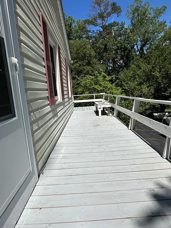 211 Woodland Drive — Photo 3