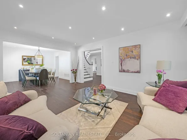 12 Dorian Pl, Vaughan, ON L4J 2M3
