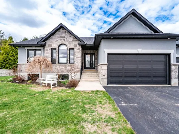 19 Nick St, Petawawa, ON K8H 0B7