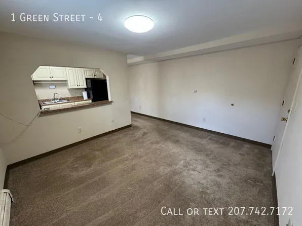 1 Green St APT 4, Dover, NH 03820