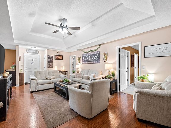 5th image of 609 Corinth Ct