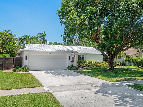 3rd image of 1401 Hummingbird Dr