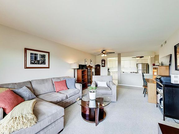 5th image of 3940 W Bryn Mawr Ave APT 501