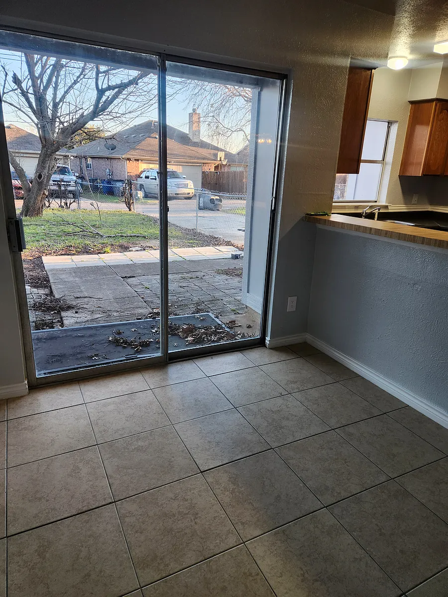 Building Photo - 1310 Oakbluff Dr