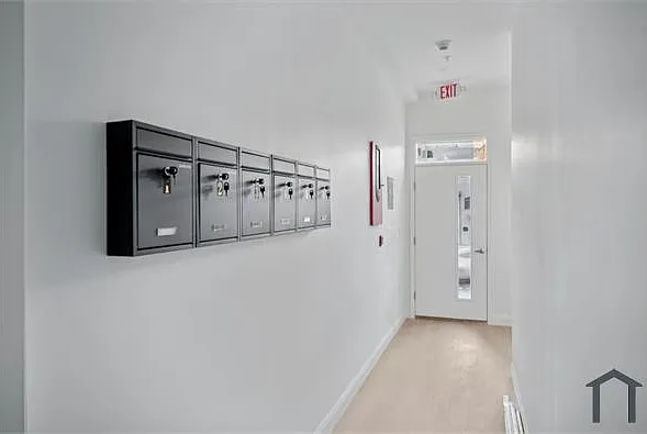 105 N 63rd St #5 — Photo 2