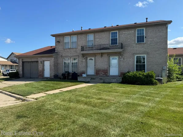 8852 Sunrise Dr, Sterling Heights, MI 48312