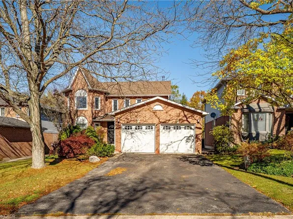 12 Creekwood Pl, Hamilton, ON L9H 6S9