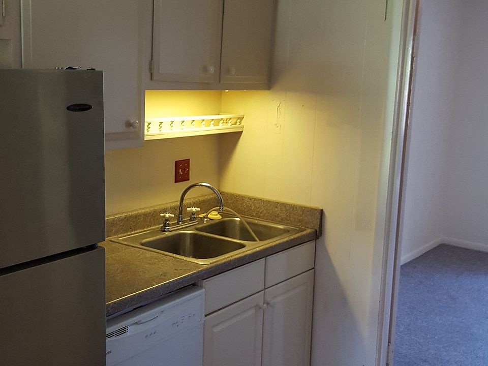 2nd image of 351 Lakeview Blvd