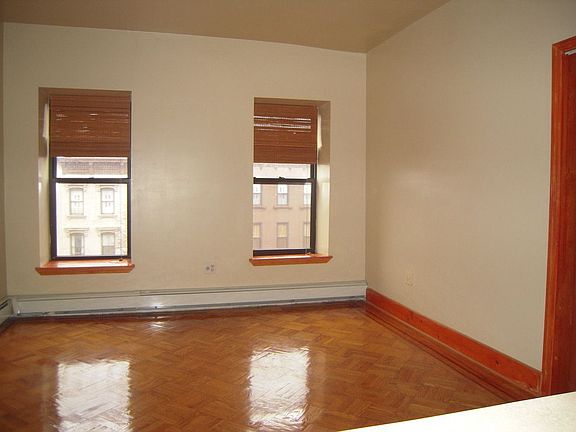 2nd image of 624 Willoughby Ave APT 4
