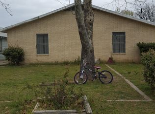 705 E Walcott Ave, Comanche, TX 76442
