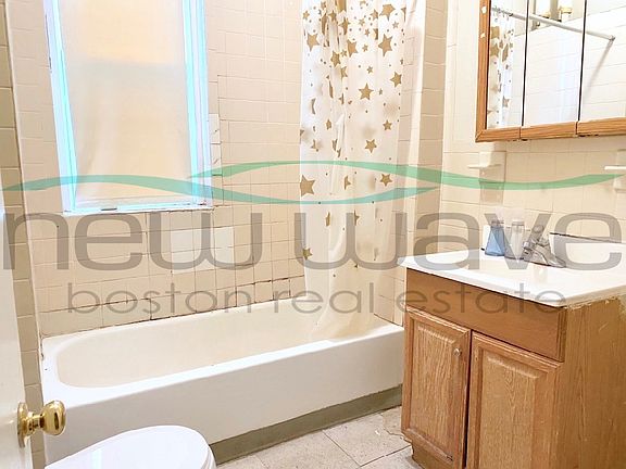 3rd image of 165 Hemenway St APT 19