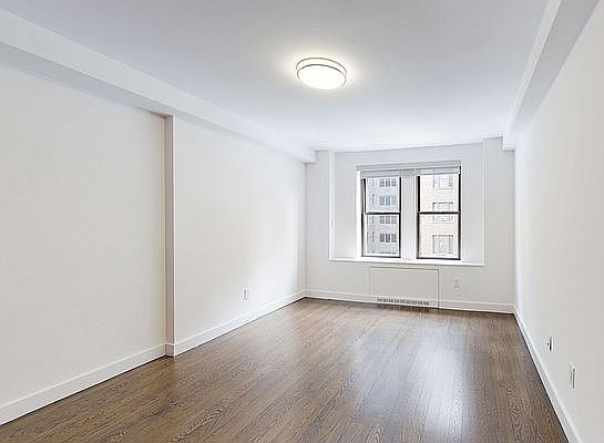 5th image of 666 W End Ave #8QW