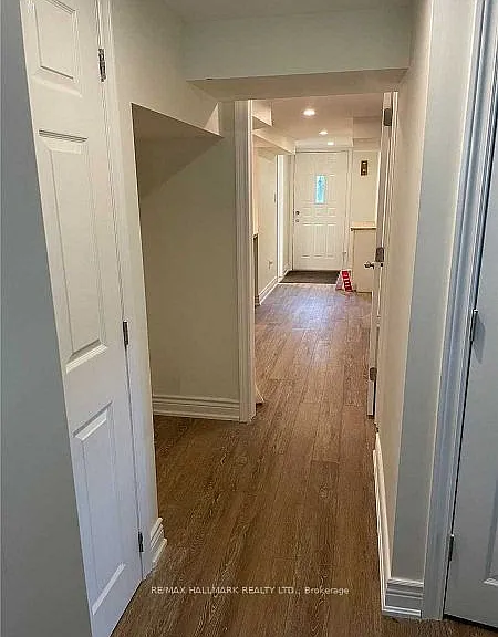 6 Margate Cres — Photo 5