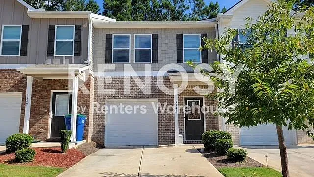 Immaculate and Elegant 3 Bedroom 2.5 Bath Townhome in Convenient Atlanta Location! — Photo 1