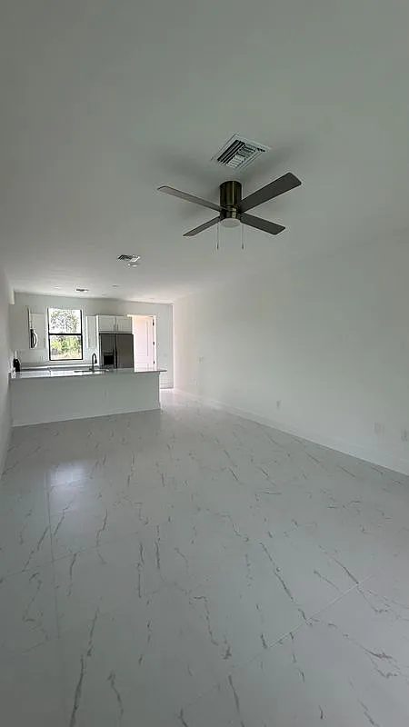 3 bed, 1.5 bath, 1200 sqft, $1,750 — Photo 2