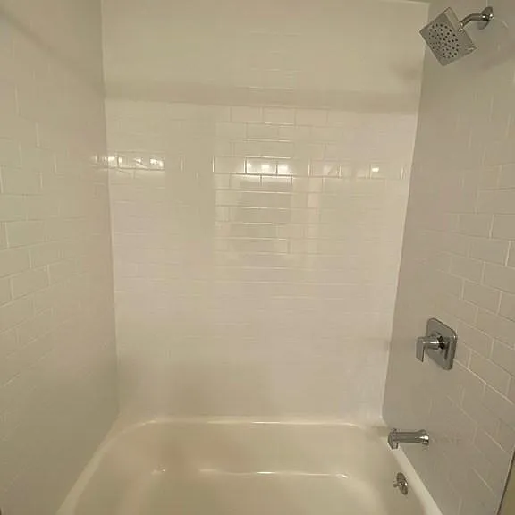 300 Maverick St #1 — Photo 9