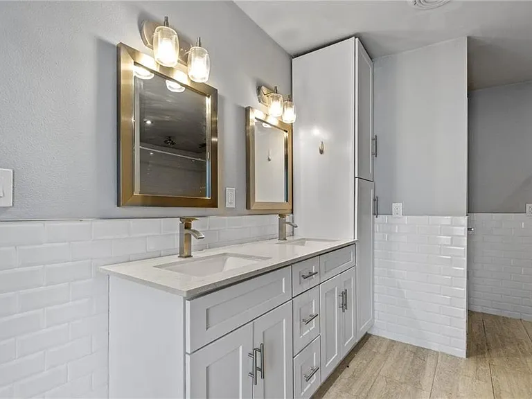 2105 Fortview Rd — Photo 23
