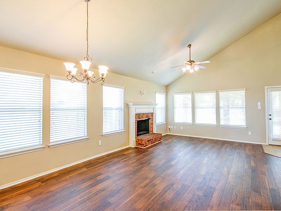 2nd image of 6513 Mundo Dr