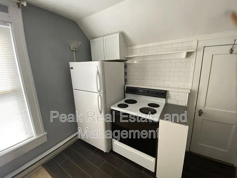 253 Eastern Ave SE — Photo 12
