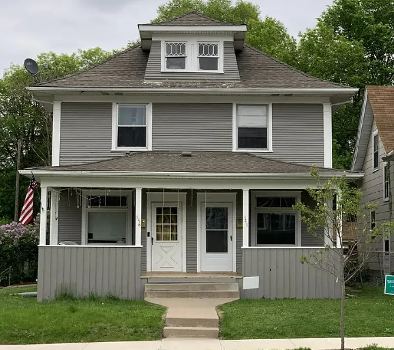 746-748 Smith Ave S