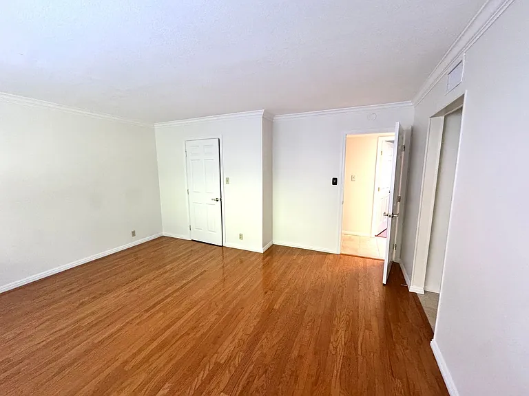 246 Grandridge Ct — Photo 18