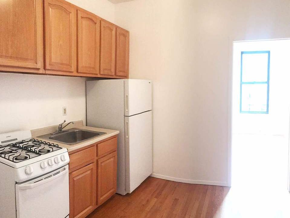1st image of 330 E 15th St APT 1