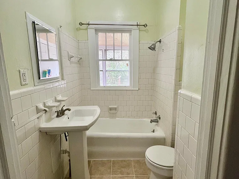 314 N Harvey St — Photo 8