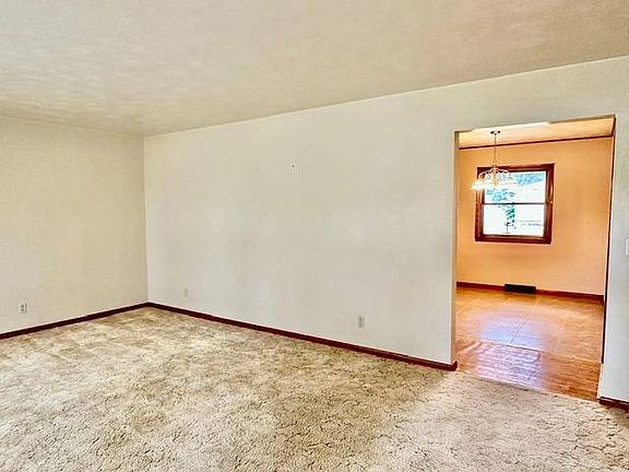 3rd image of 703 W Rustic St