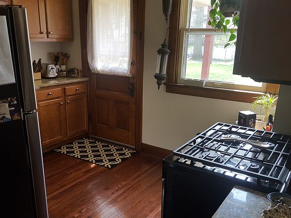3rd image of 247 Clinton Heights Ave APT B