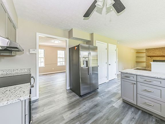 4th image of 8351 Country Oaks Sta
