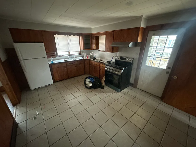 7 E Noble Ave #1 — Photo 2