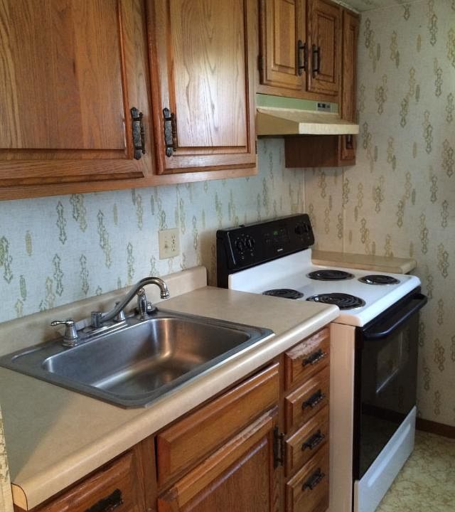 2nd image of 373 W 43rd St