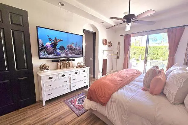 5 bed, 2424 sqft, $5,500 — Photo 2