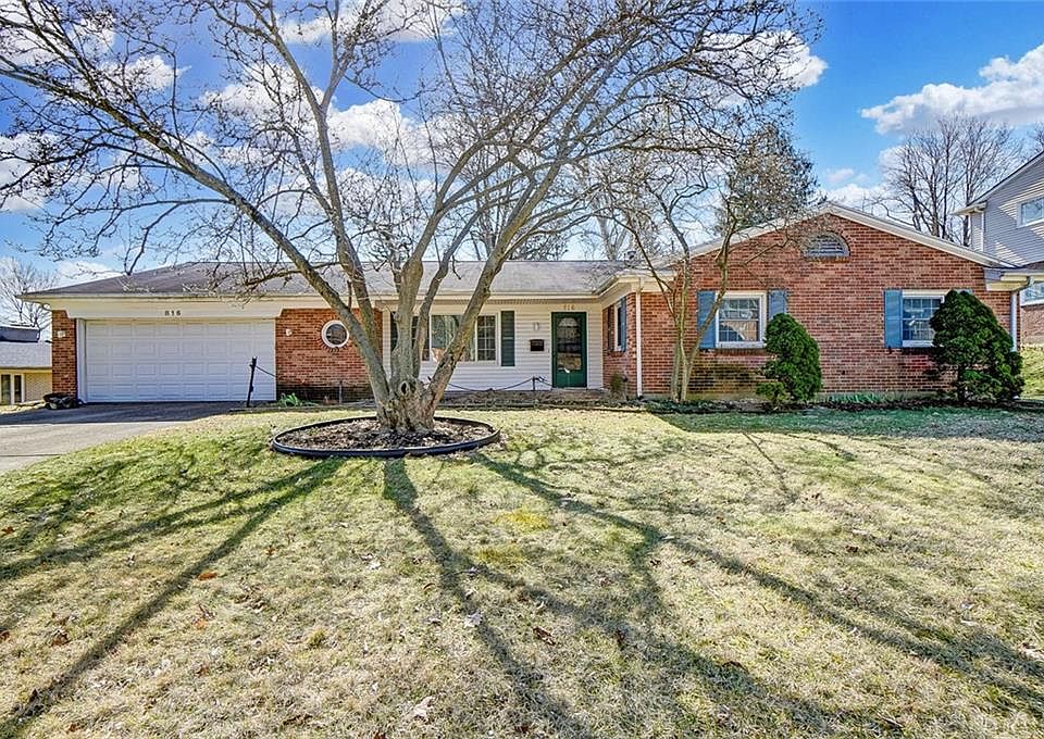 1st image of 816 Stoneybrook Dr