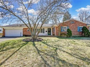 816 Stoneybrook Dr, Dayton, OH 45429
